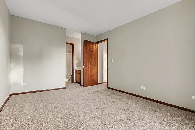2 bed, 952 sqft, $1,750 — Photo 3