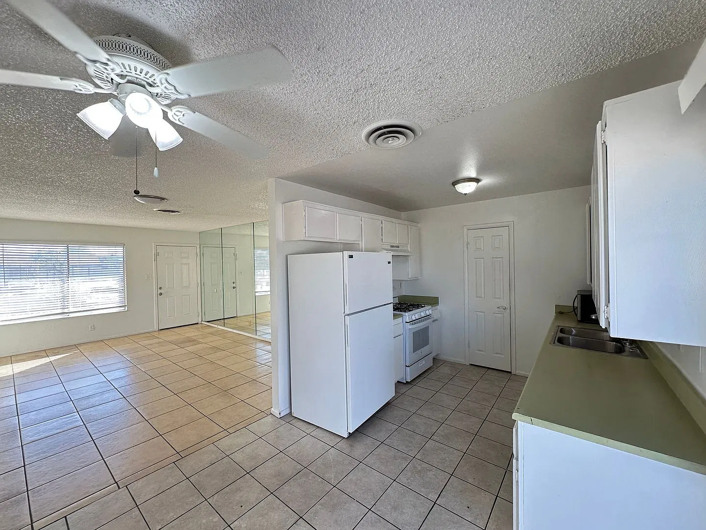 Charleston Lewis Homes — Photo 4