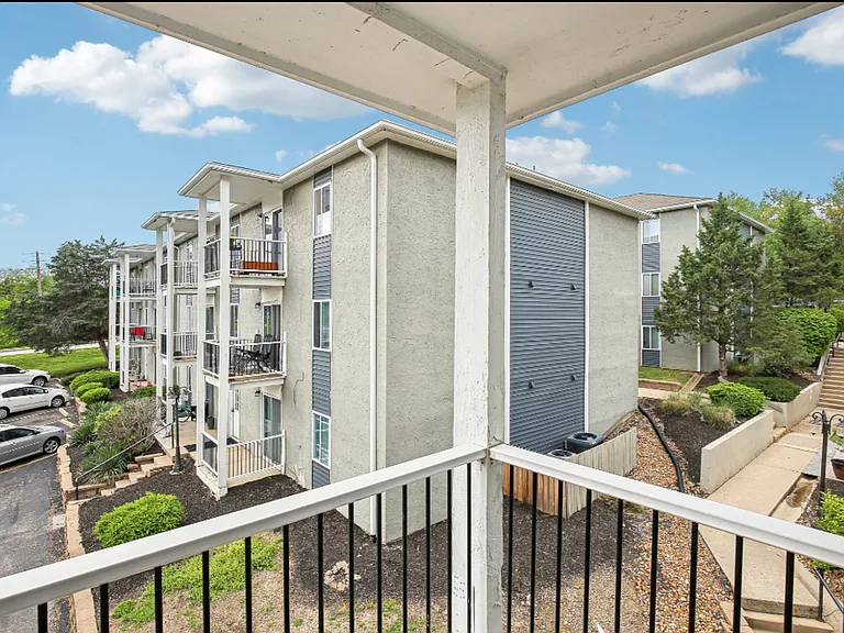 Broadway Ridge Apartments — Photo 19