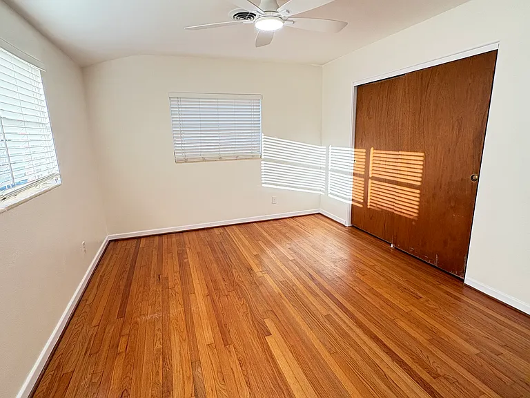 3243 N Orange Ave — Photo 27