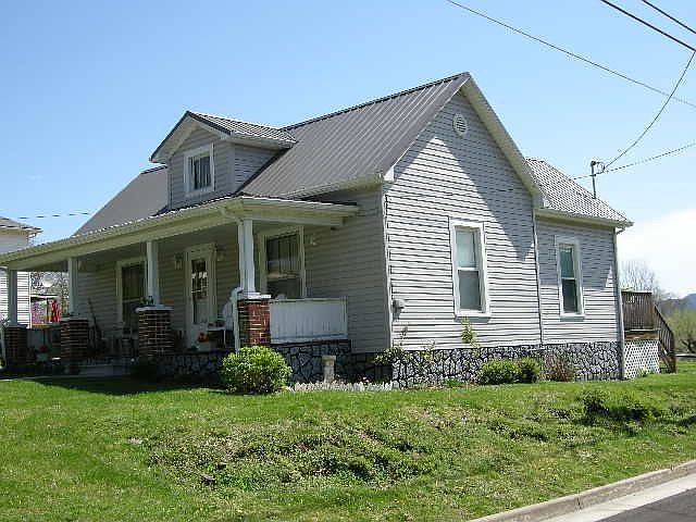 2nd image of 205 E Jefferson St