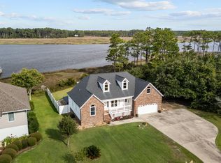 413 Pelican Harbor Road, Beaufort, NC 28516