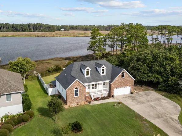 413 Pelican Harbor Road, Beaufort, NC 28516