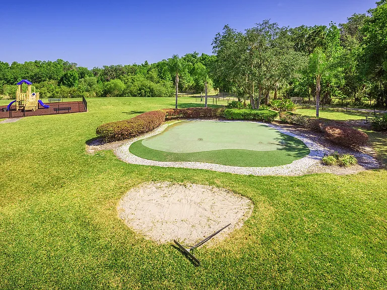 Putting/chipping green