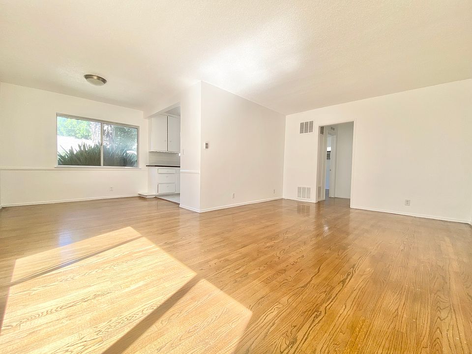 Orange Grove Apartments 1162 N Orange Grove Ave West Hollywood, CA