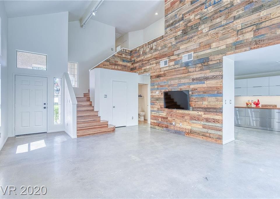 1st image of 8129 Dolphin Landing Dr