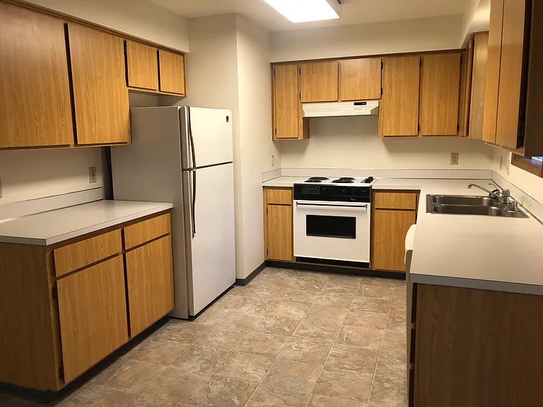 885 SE Klemgard St #4 — Photo 5