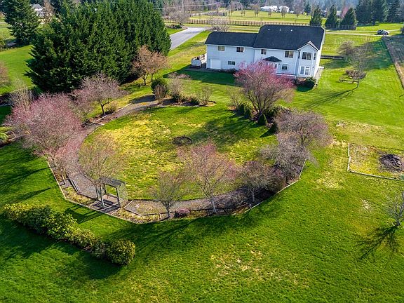 3rd image of 20600 NE 185th St
