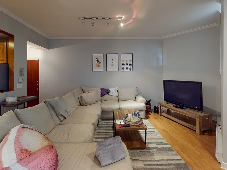 743 E 4th St #103 — Photo 1