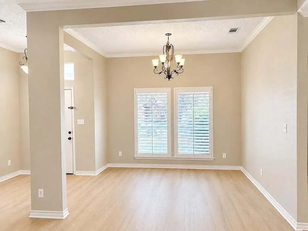 4 bed, 3.0 bath, 2300 sqft, $3,500 — Photo 3
