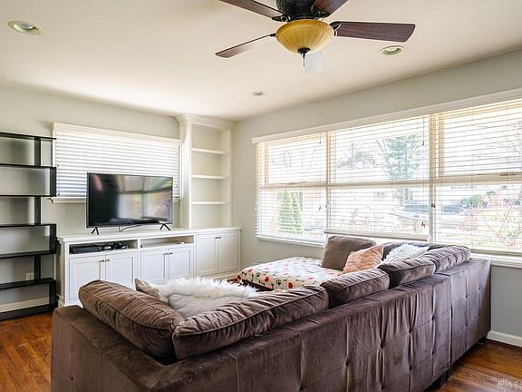 4th image of 6628 Triesta Ct