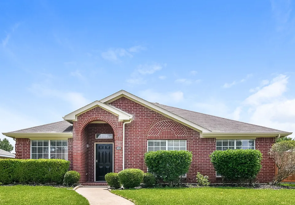 4218 Baccarat Dr