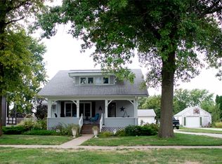204 NE 2nd St, Greenfield, IA 50849