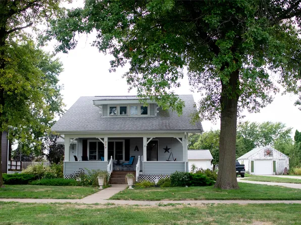 204 NE 2nd St, Greenfield, IA 50849