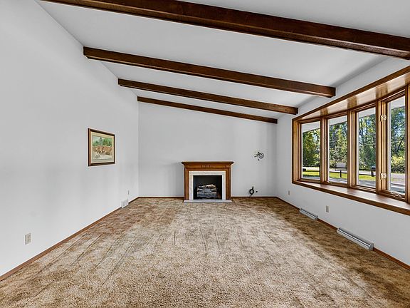 3rd image of 5025 Luxemburg Rd