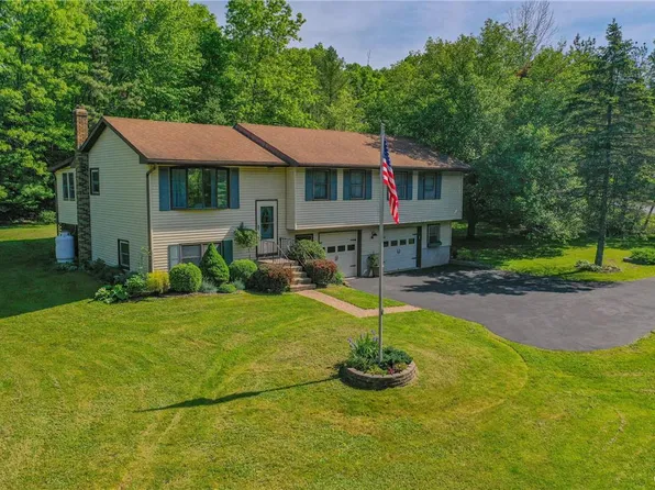 1001 Jackson View Rd, Stroudsburg, PA 18360