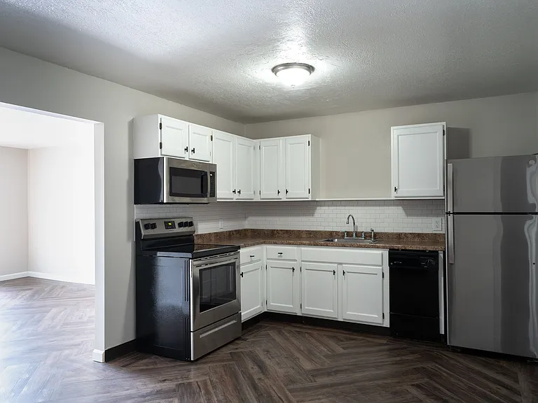 Highwood Village — Photo 10