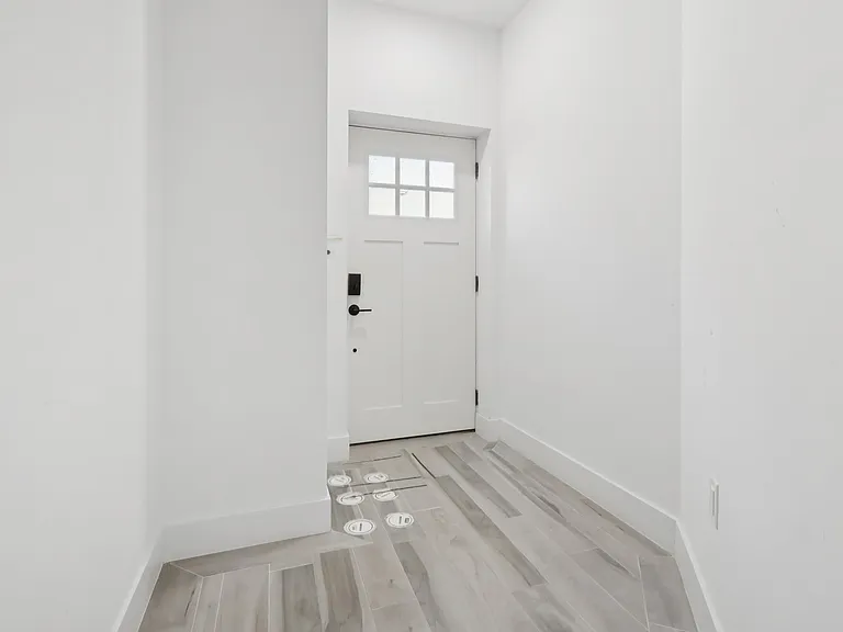 131 Zabriskie St #1 — Photo 6