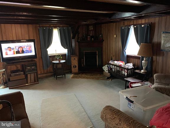 2nd image of 115 Lemon St