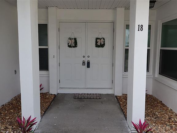 3rd image of 18 GOLFVIEW COURT