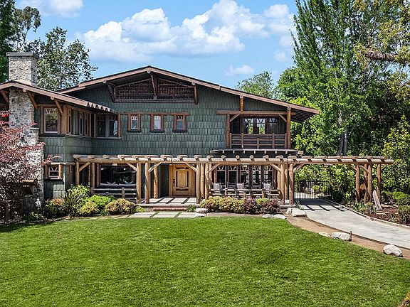 2nd image of 1361 Ridge Way