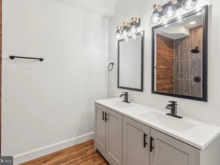 415 W York St #2 — Photo 15