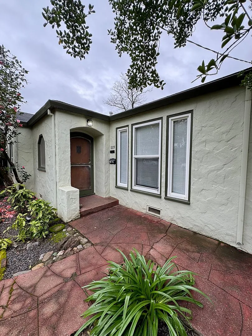 1119 Citrus Ave — Photo 3