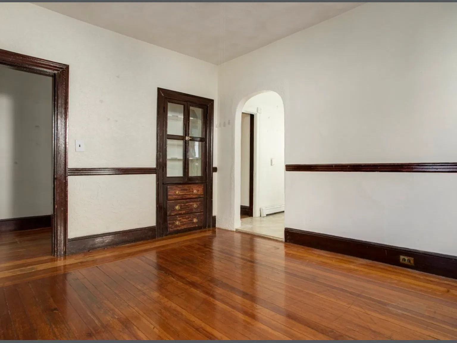 3 bed, 1100 sqft, $2,900 — Photo 2