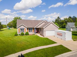 539 S Woodpine Dr, Elkhorn, WI 53121