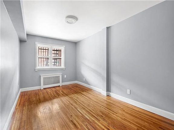 5th image of 2008 E 52nd St Floor 1