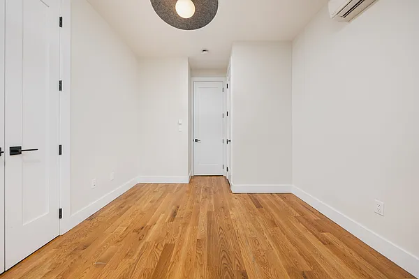 Rented by Space Link Realty | media 3