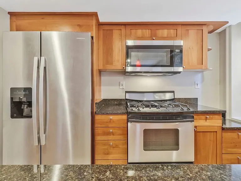 1750 16th St NW #4 — Photo 9