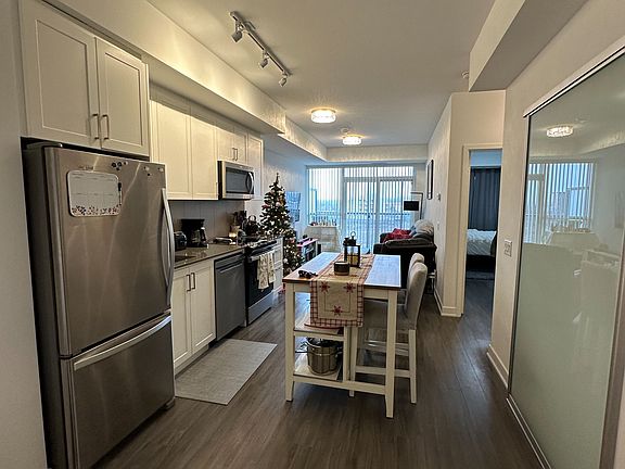 5th image of 681 Yonge St #322