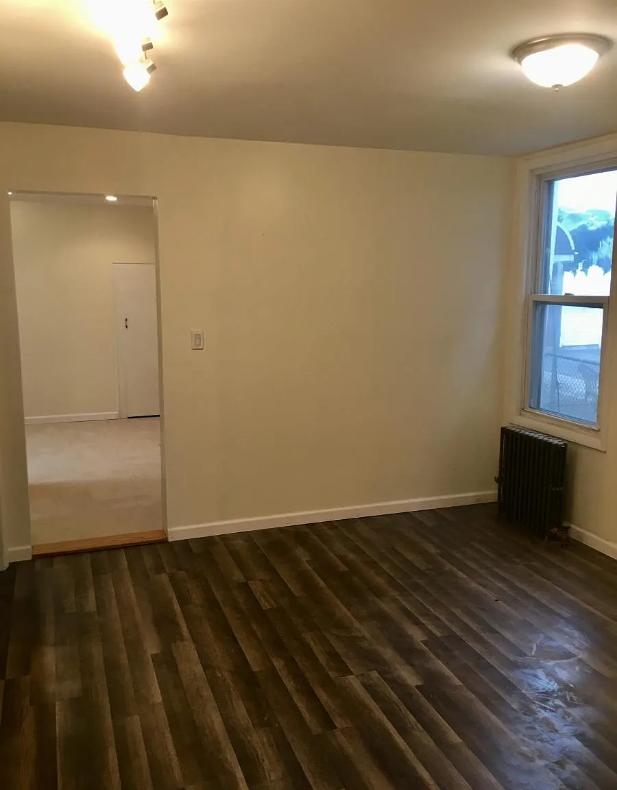 3 bed, 1100 sqft, $2,300 — Photo 1