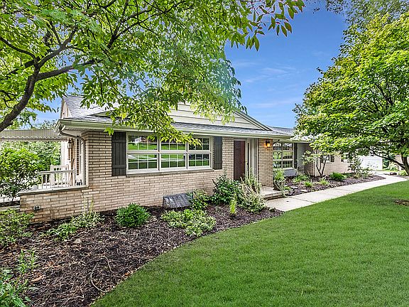 Private Showing 330-715-6328