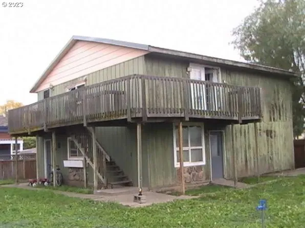 45 S 11th Ave, Elgin, OR 97827