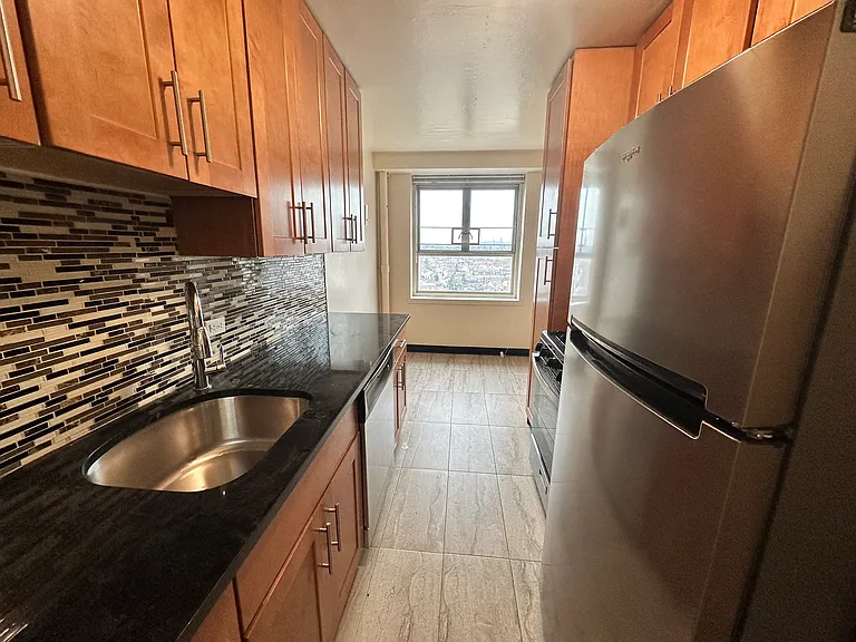 192-15 E 67th Ave #3B — Photo 1