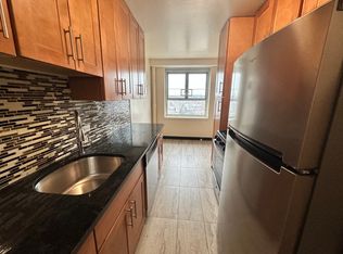 192-15 E 67th Ave #3B, Fresh Meadows, NY 11365