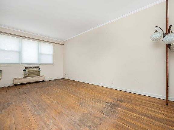 3rd image of 41-18 149th Pl #2