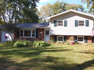 750 E Morris Dr, Palatine, IL 60074