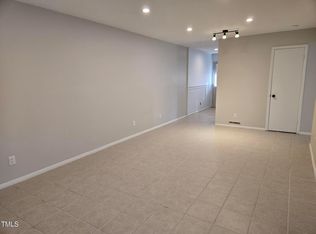 108 Ephesus Church Rd APT 616, Chapel Hill, NC 27517