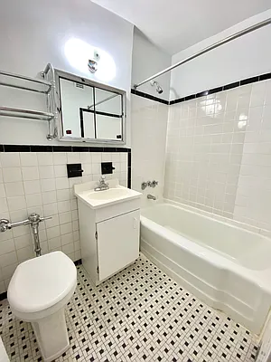 Rented by Guy Goldman, LREB | media 10