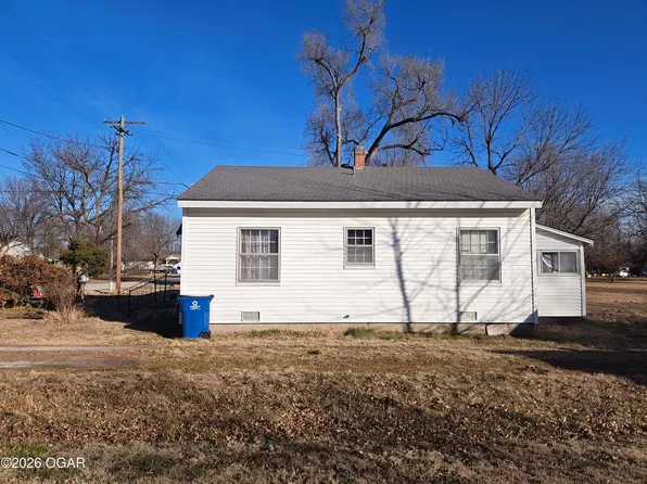 403 E 13th St, Lamar, MO 64759