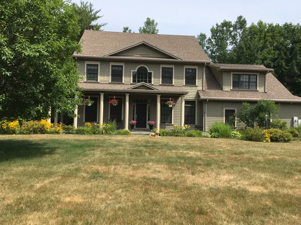 2 Purling Brooks Dr, Hanover, NH 03755