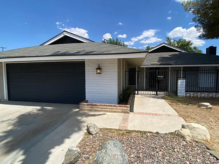 37846 Rudall Ave — Photo 2