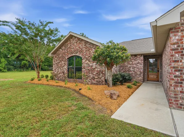 2010 Glenhaven St, Deridder, LA 70634