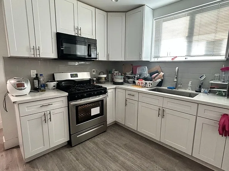 1571 W 37th Pl — Photo 14