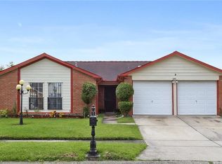 2000 Brighton Pl, Harvey, LA 70058