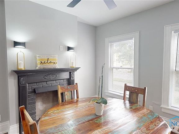 5th image of 1135 N Superior St