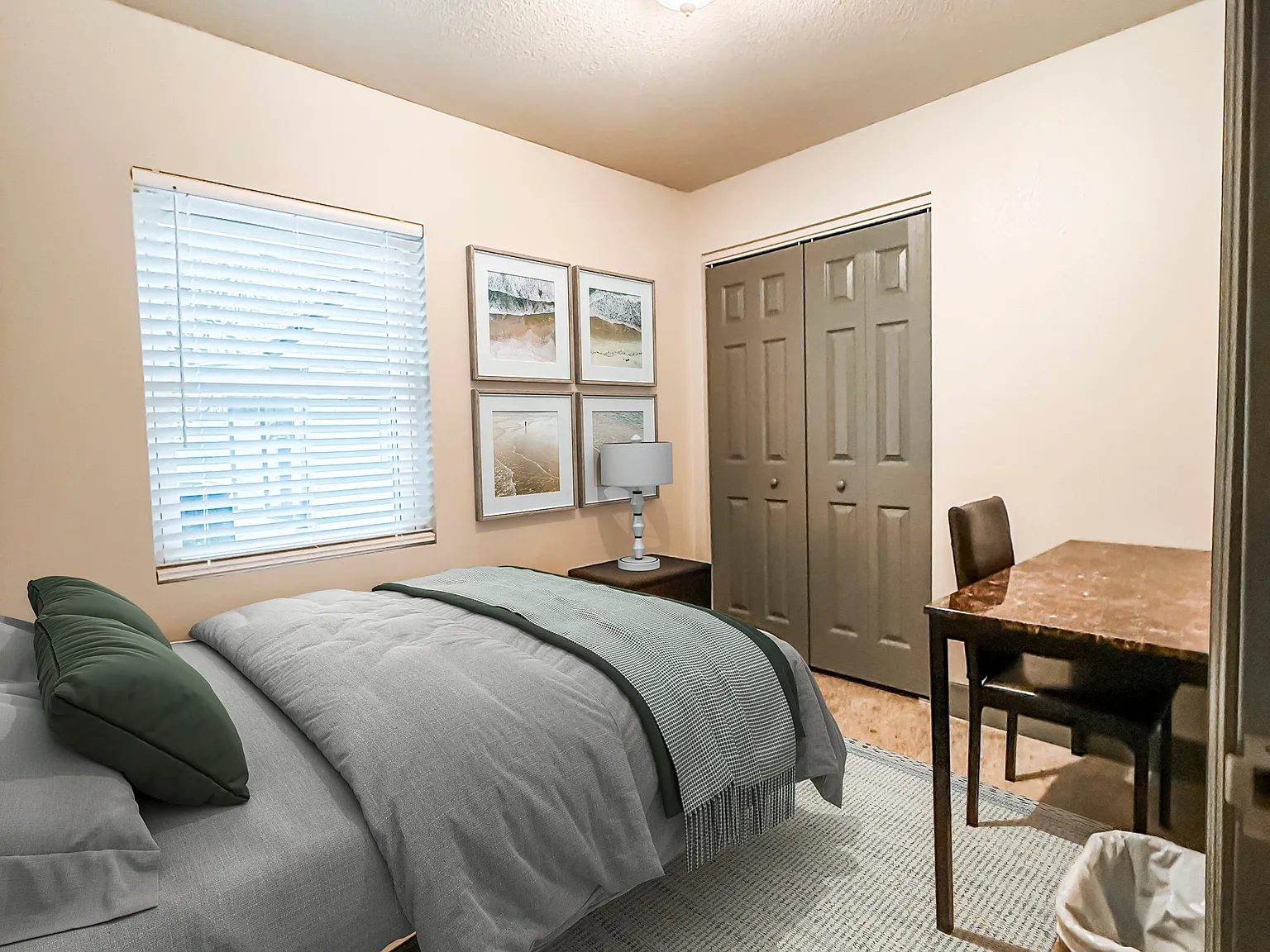 4 bed, 2.0 bath, 1250 sqft, $992 — Photo 1